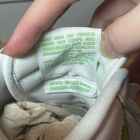 Nike Women’s Air Force 1 ‘07 Action Green and White - Picture 6 of 15